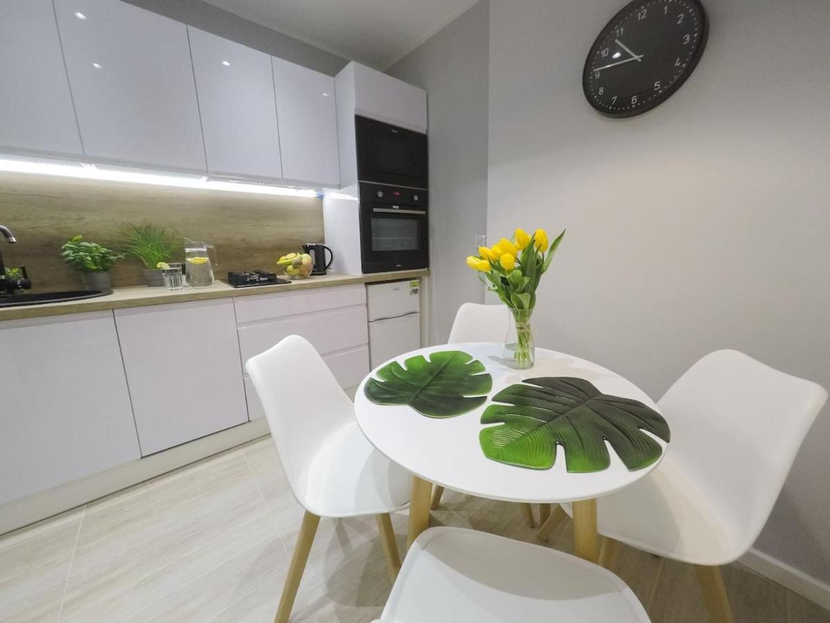 Rynek 20/21 -Cosy New Apartment On The Market Square - 4 Bedrooms - 8 People Wroclaw Exterior photo